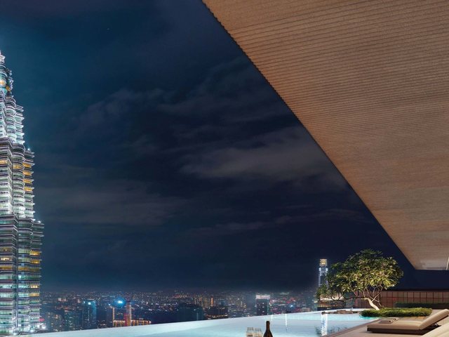 CloutHaus Residences pool facing the Petronas Twin Towers