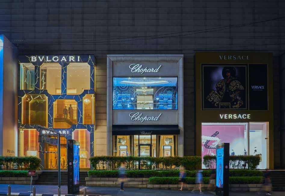 Luxury retail on the boulevard at Oxley Towers KLCC